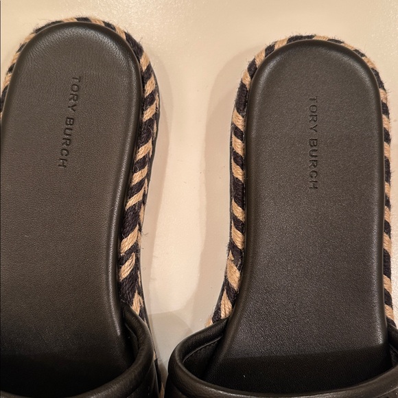 New Tory Burch Leather Black  Women's Sandals. 
Size 8.5. - Picture 3 of 9